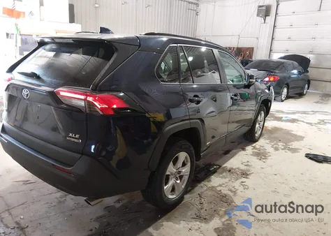2021 Toyota Rav4 Hybrid Xle z USA, uszkodzony, nr VIN 4T3RWRFV9MU018348